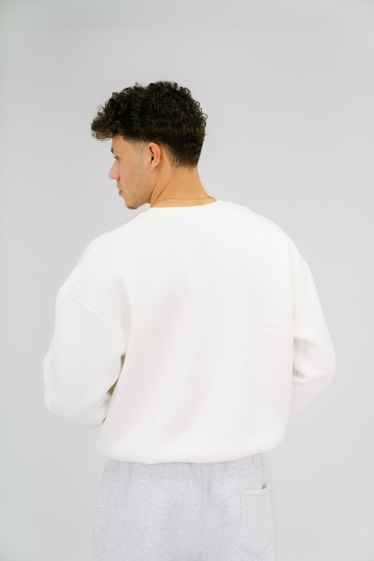 ِEssential Crewneck - white
