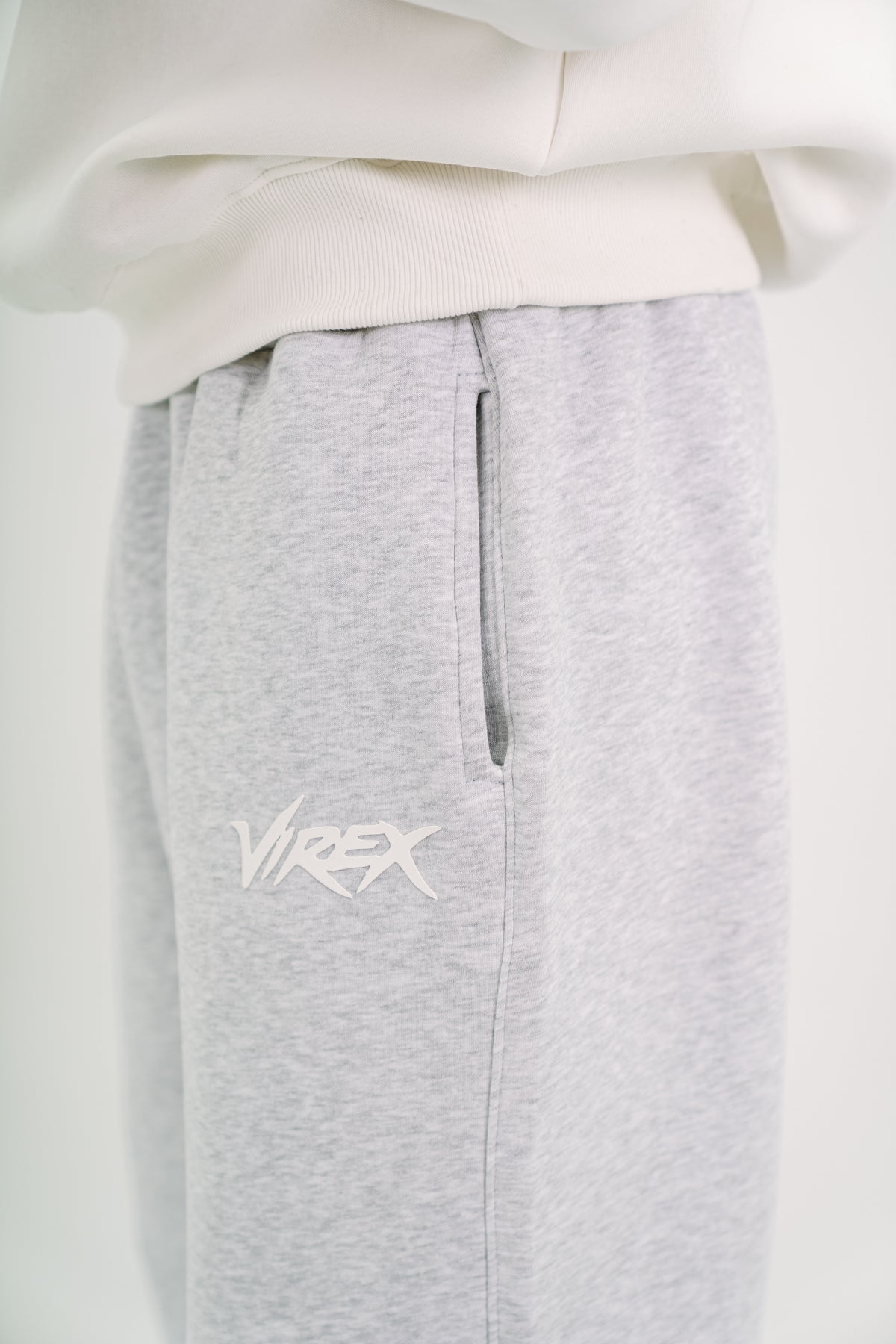Essential Sweatpants - Light Gray
