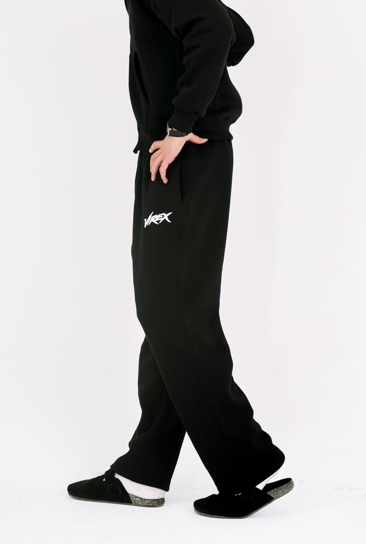 Essential Sweatpants - Black